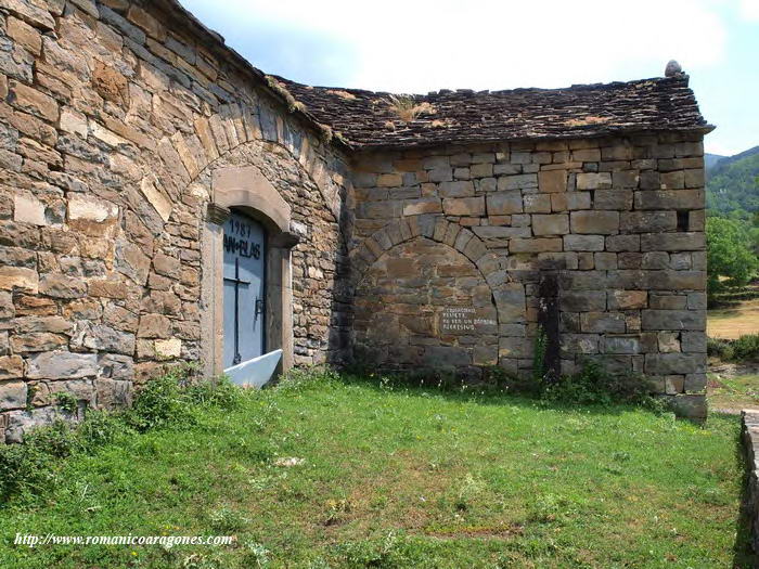 NAVE Y CAPILLA LATERAL SUR